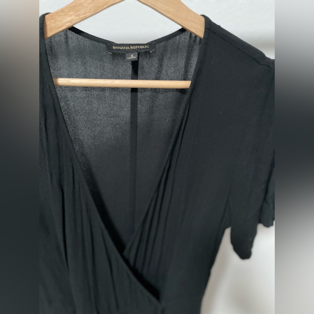 HANDKERCHIEF-HEM WRAP DRESS